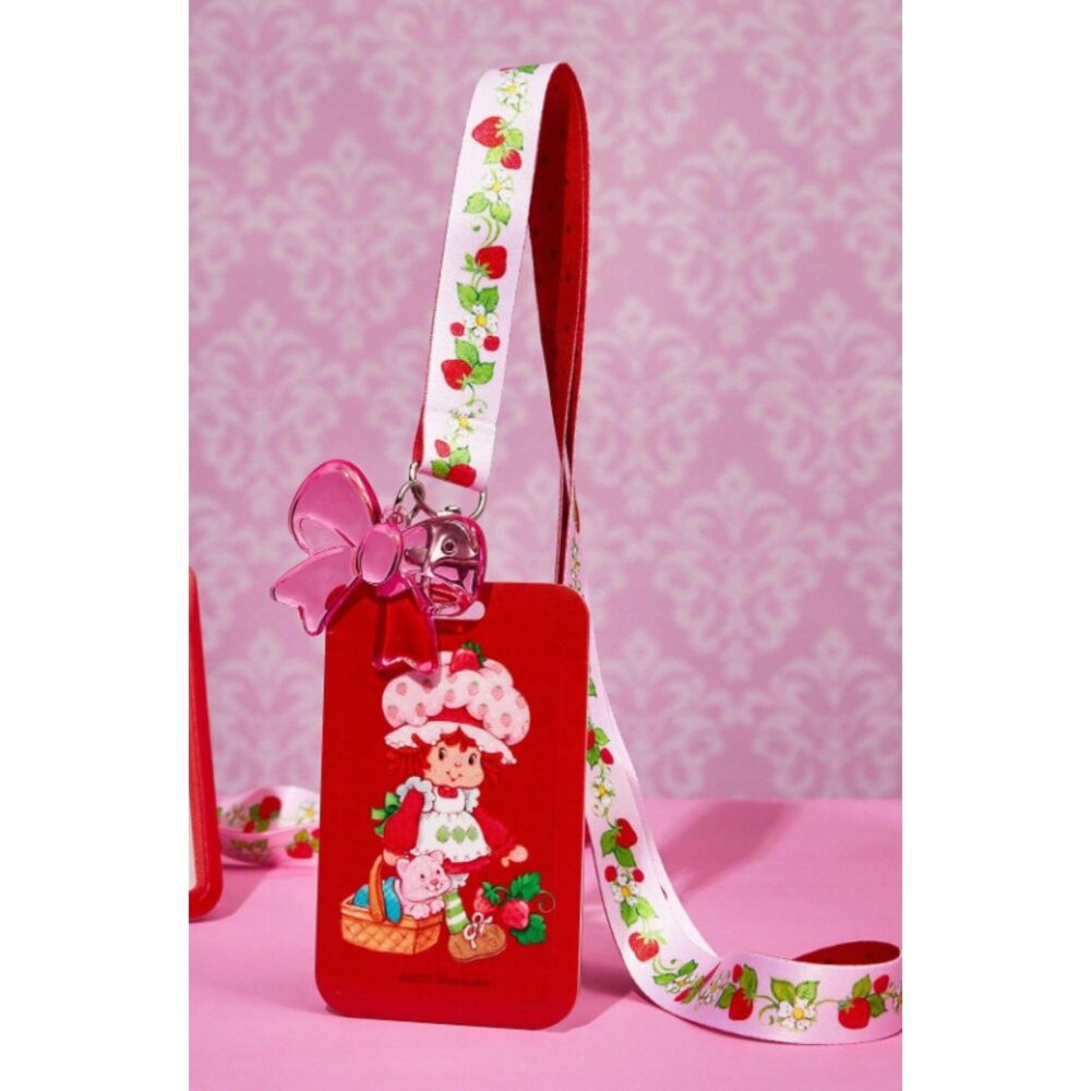 Strawberry Shortcake Card Holder & Lanyard Set Cute Retro Character Print